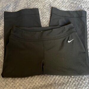 Women's Nike Fit-Dry Black Yoga Cropped GYM Pants Size Small GUC #0161